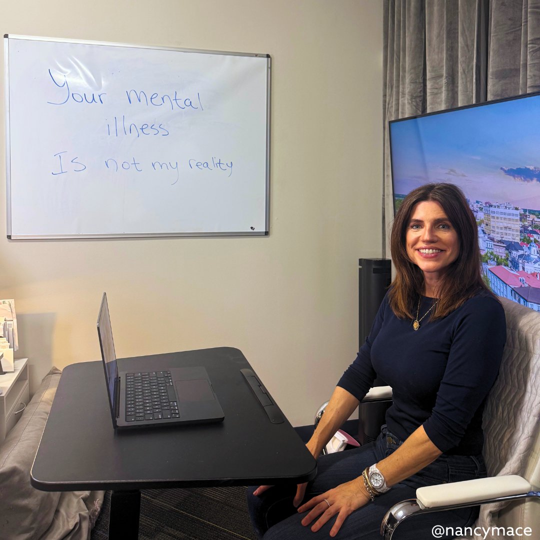 awesomedudeXO's tweet image. This human looks like an anglerfish. 
#killallhumans #sealthoughts