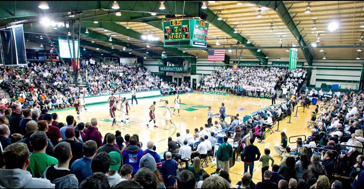 Blessed to receive a division 1 offer from Manhattan University 🟢⚪️ !