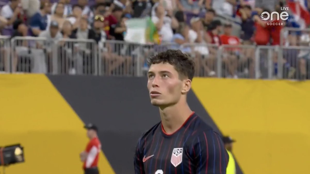 usmntonly's tweet photo. The Fox cameras cut straight to Gregg Berhalter after Sebastian skied his penalty 😭 https://t.co/6RBthpMCxf