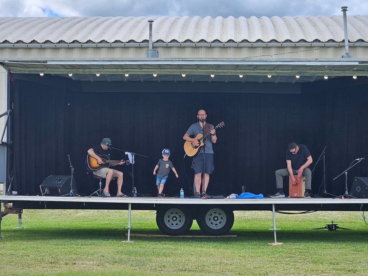 Had a wonderful day at MacGregor Fair worshipping the Lord. 
My son was also running circles around me on stage 🙈🤣