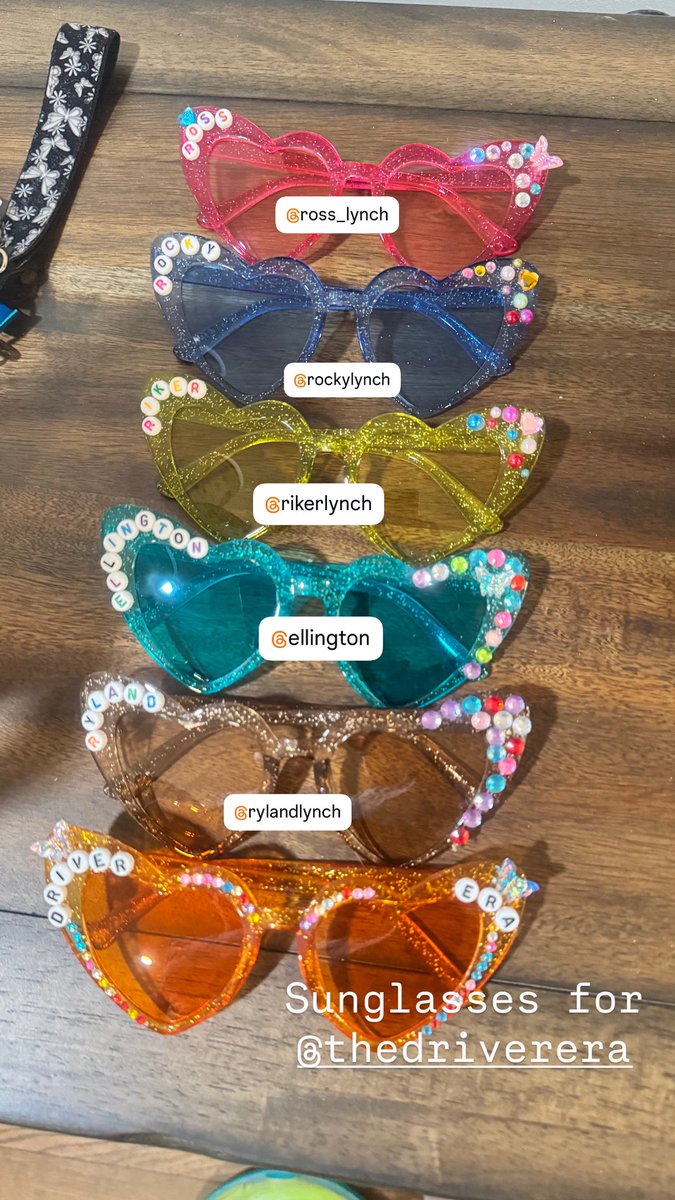ash_kaye00's tweet photo. Made some cute sunglasses for @thedriverera tonight at KC! https://t.co/337lFXYySF