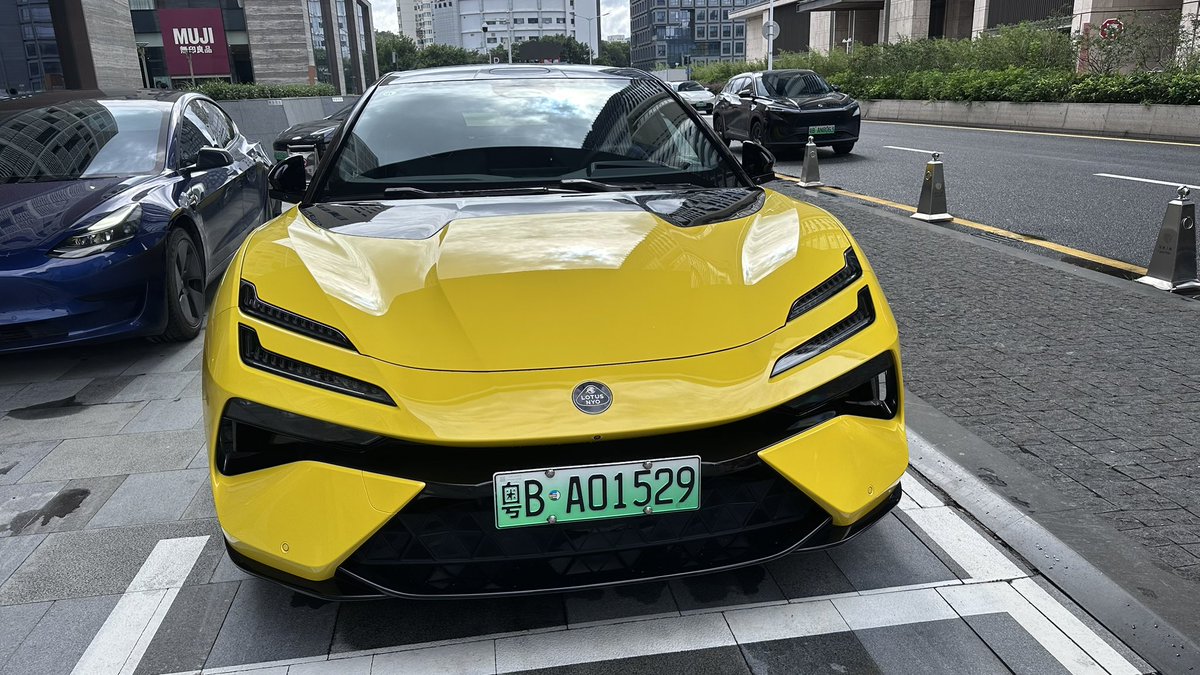 Drakexxqq's tweet photo. 超帥～ https://t.co/sqJzUw7gmr
