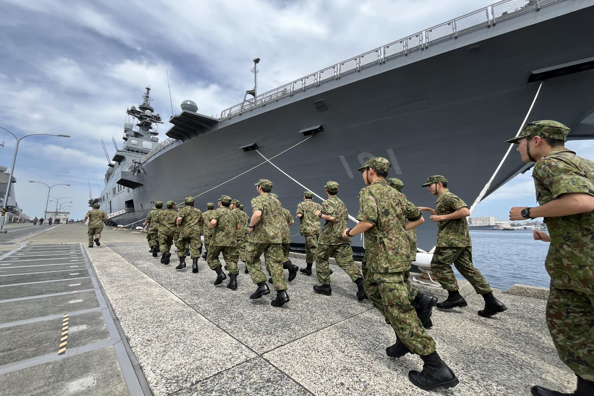海上自衛隊　横須賀　第六護衛隊　盾 🚢週末広報のお知らせ🚢 6月22日(日)の「まや」艦艇見学でも