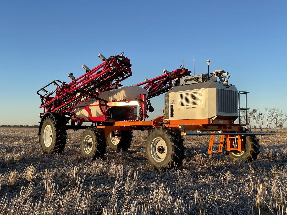Exciting new delivery at the farm of Jack Harris of PJ Harris &amp; Sons in Walgett, NSW!
Our Robot Ready Pinto looking the goods.
📸L-R: SwarmFarm Robotics’ Andrew Whiteside, PJ Harris &amp; Sons’ Wayne Gardiner, SwarmFarm’s Sam Finlayson and Croplands Service Technician Doyle Krueger.