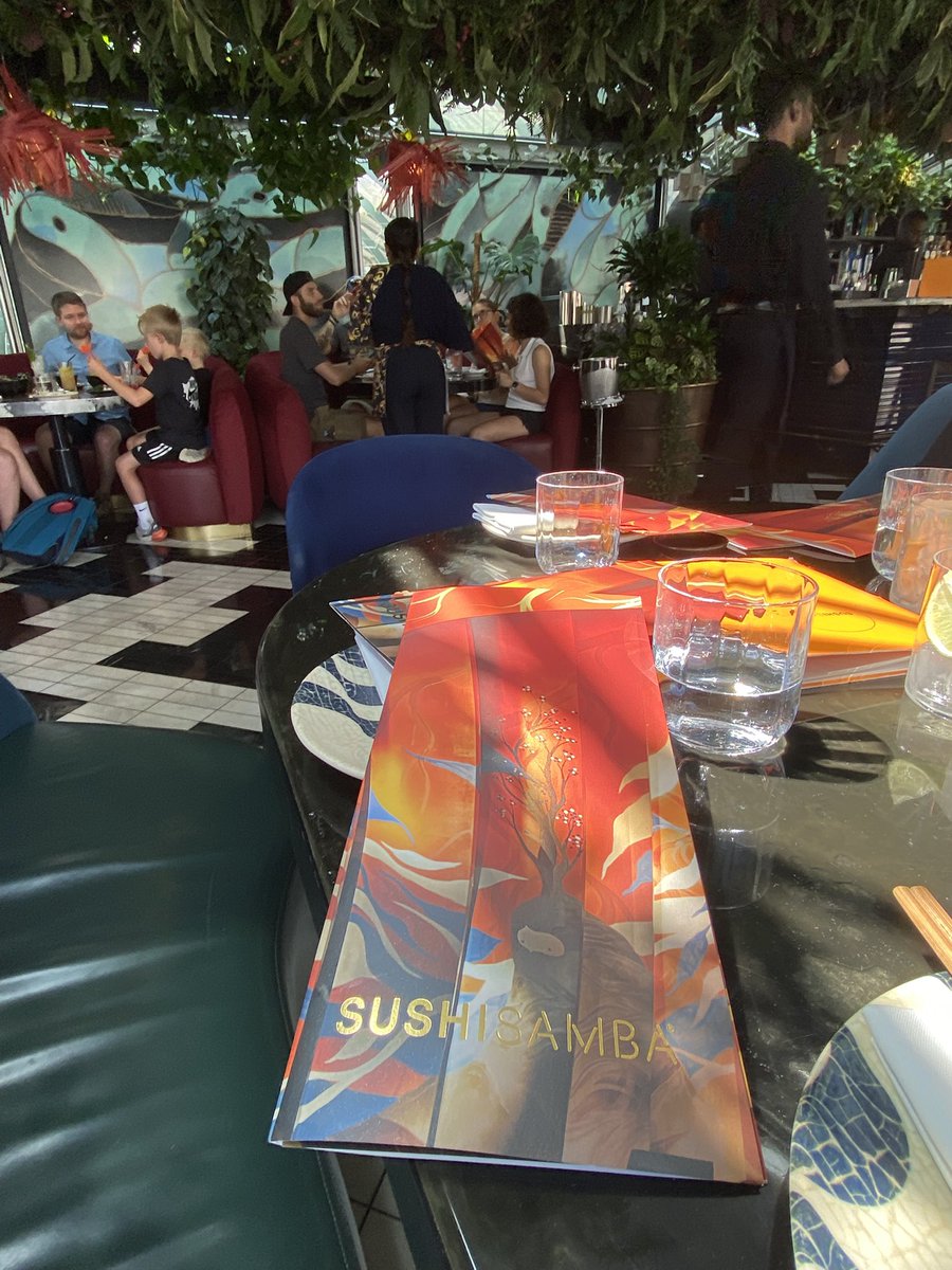 Delicious Japanese Brazilian Peruvian cuisine at <a href="/SUSHISAMBA_LON/">SUSHISAMBA London</a> restaurant #CoventGarden with friends in London to see opening of <a href="/EvitaMusical/">EVITA</a> and other Theatre