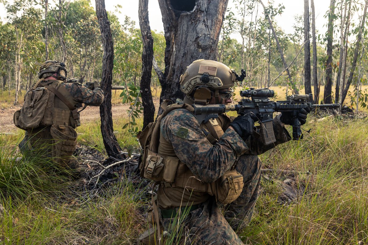 mcipac_jp's tweet image. 6月23日、海兵隊第31海兵遠征部隊第7海兵連隊がオーストラリアのショールウォーターベイ訓練場で多目的対戦車対人兵器システムや小火器を用いて実弾射撃訓練を実施しました。
訓練は現実的なシナリオに基づいており、射撃の練度や即応態勢を強化します。