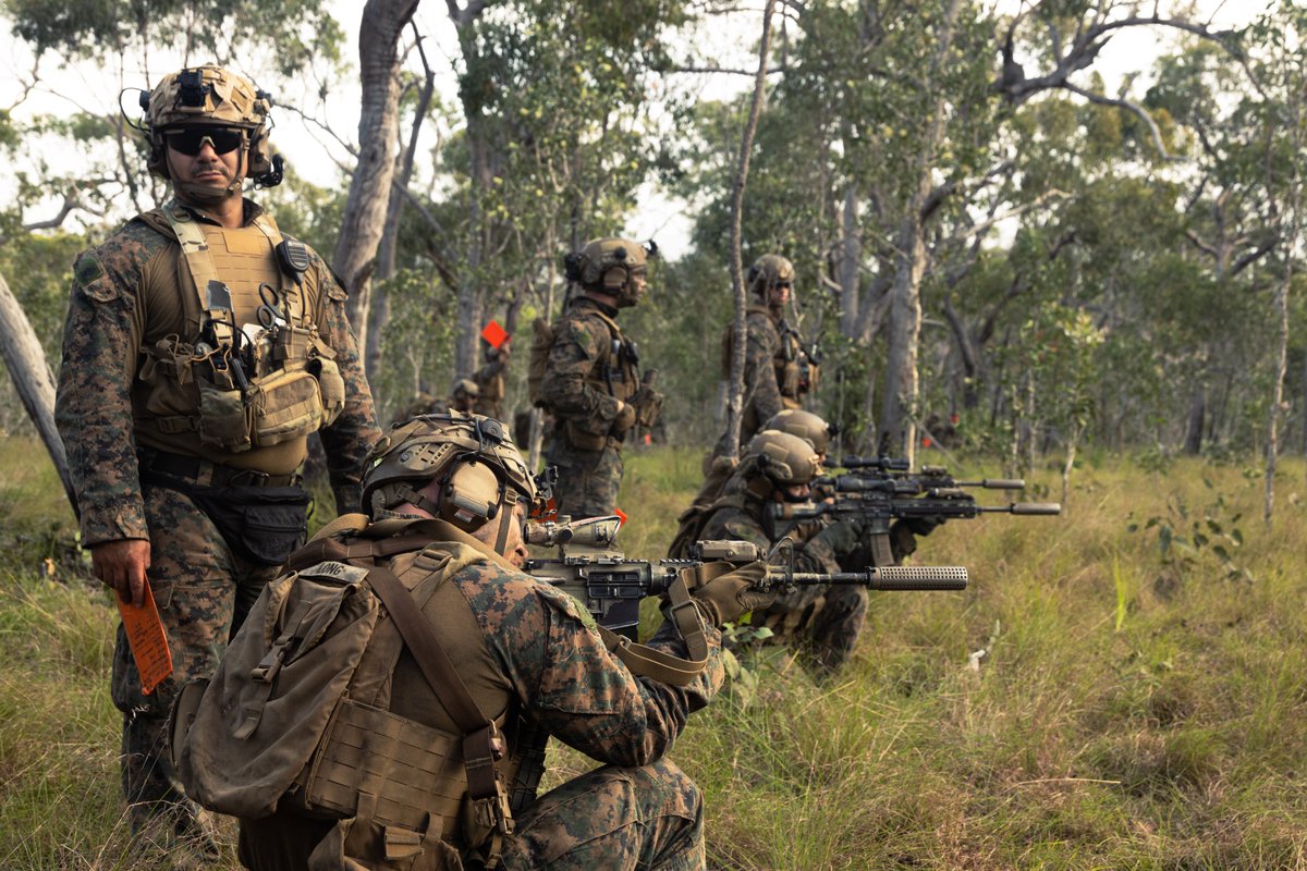 mcipac_jp's tweet image. 6月23日、海兵隊第31海兵遠征部隊第7海兵連隊がオーストラリアのショールウォーターベイ訓練場で多目的対戦車対人兵器システムや小火器を用いて実弾射撃訓練を実施しました。
訓練は現実的なシナリオに基づいており、射撃の練度や即応態勢を強化します。
