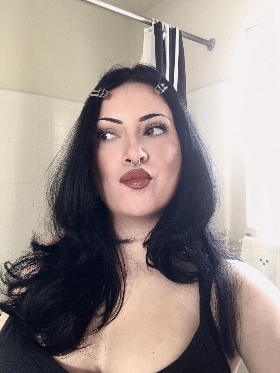 daniihorror's tweet image. hey