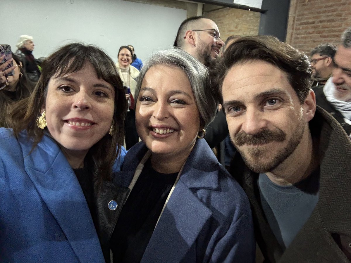 Desde ya, el Frente Amplio se pone a disposición de la candidatura de Jeannette Jara. Todo mi cariño y admiración a mi compañero Gonzalo Winter, que se puso al frente de este proyecto colectivo con convicción e ideas. 
Ahora vamos trabajar en unidad para ganarle a la derecha en