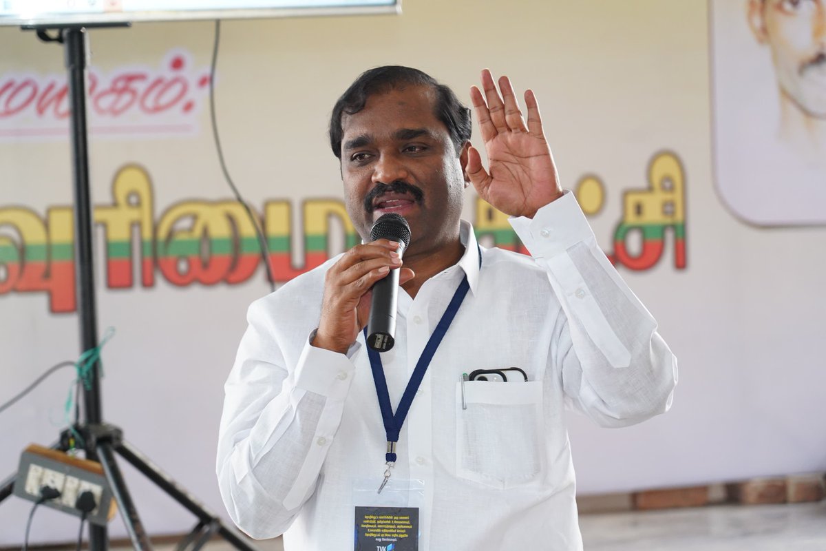 VelmuruganTVK's tweet photo. தமிழக வாழ்வுரிமைக் கட்சியின் மாநில ஊடக பிரிவு கலந்தாய்வு கூட்டம் நெய்வேலி வினோத் அரங்கில் நடைபெற்றது.
#it_wing
#tvk https://t.co/oVom2UgGl3