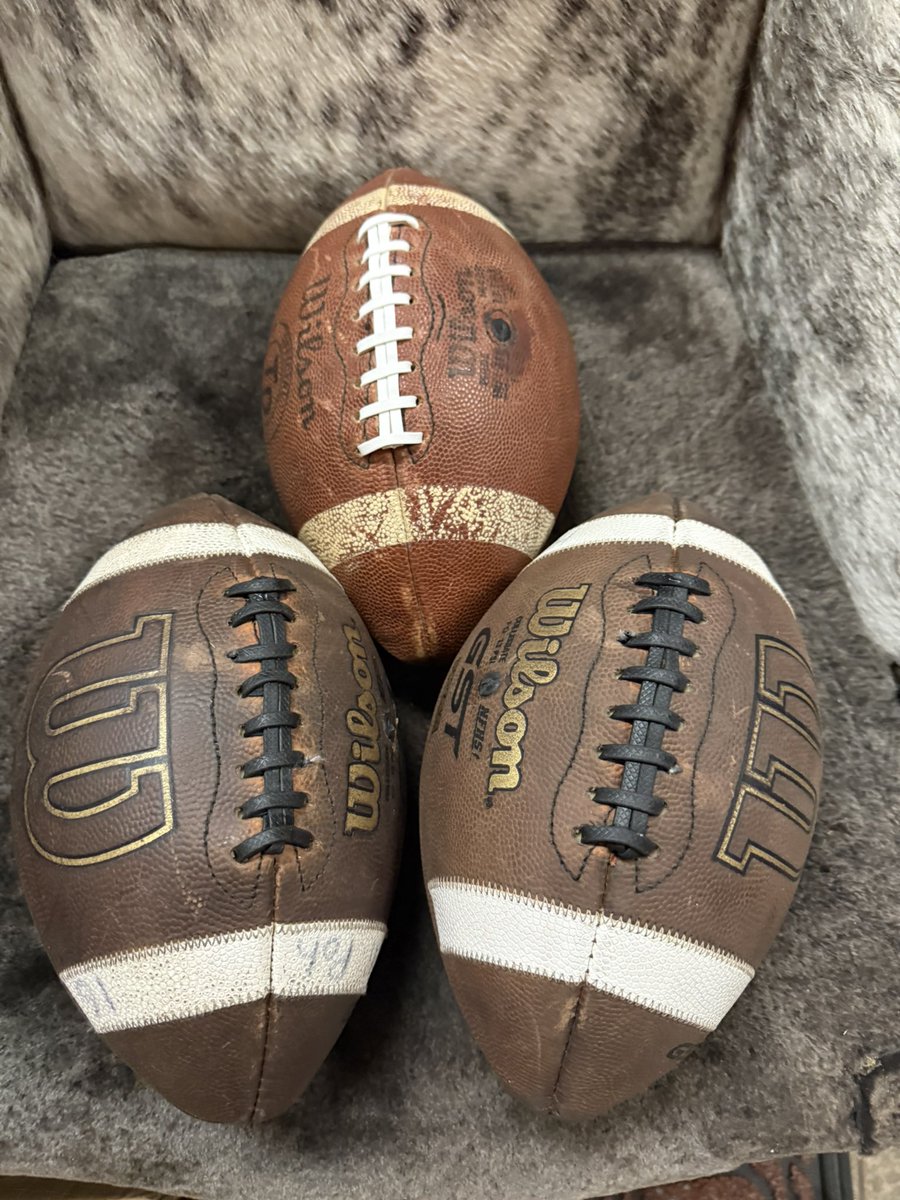 Coachsedfb's tweet image. 2 Wilson GST footballs and one vintage Wilson TD football repaired for @eli_poh16, a high school QB in Connecticut, and his father Nick.  If you need this service, contact me.
CoachSedFBRepair.com