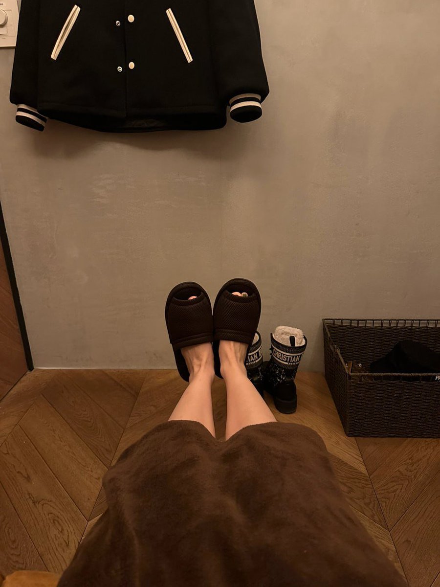 VicoHarmawan's tweet image. Embracing the little moments that make us who we are ✨💖 #SelfLove #ArmGoals