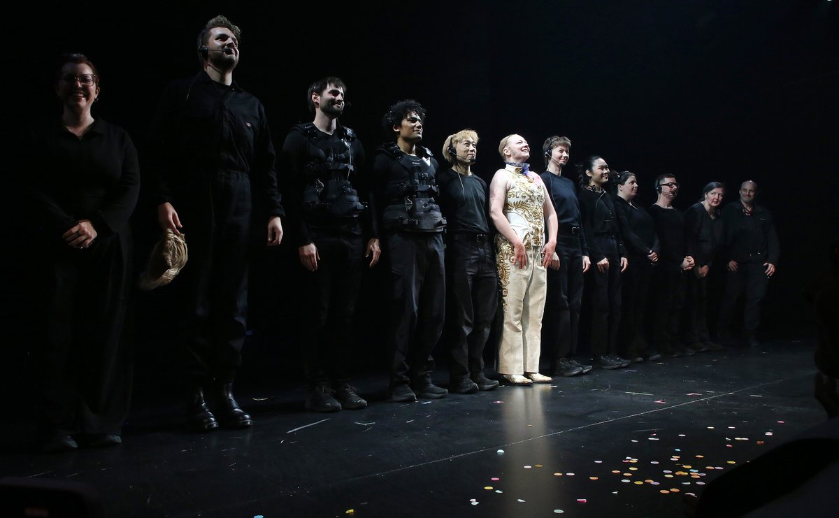 DorianGrayPlay's tweet image. βSome things are more precious because they donβt last long.β - Oscar Wilde
Sarah Snook and the entire company of The Picture of Dorian Gray, take 26 bows.
πΈ Bruce Glikas