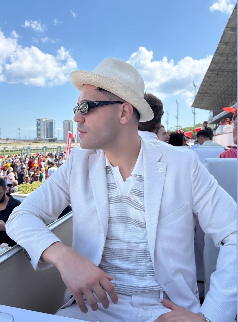 Benim türkçe bazen yetmiyor sayın iğrek 🫠🤍🤩🫶🏻
<a href="/emircanigrek/">Emir Can İğrek</a>