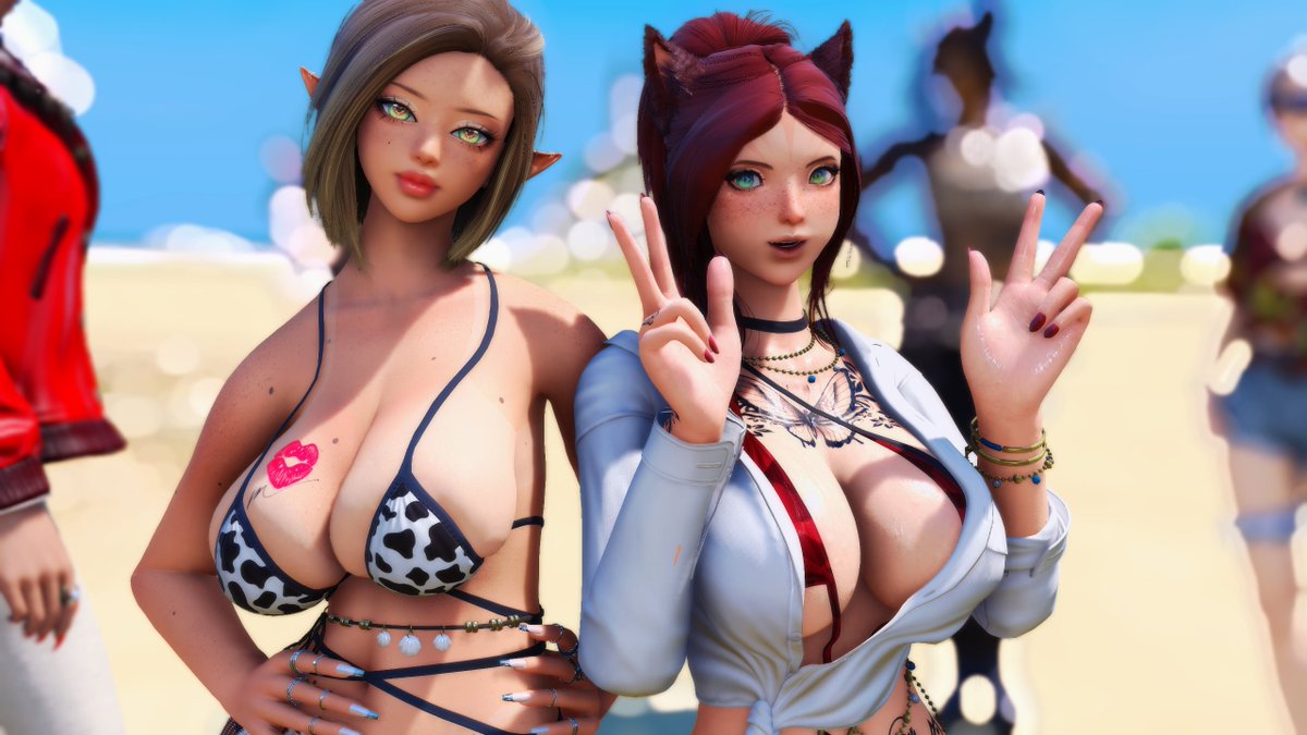LieraXIV's tweet image. I have followed this bean for as long as I can remember, so it was super nice to finally meet and pose with @valkiaa 💕
(with a hint of @ValboogieShrimp off to the side ❤️🤭)