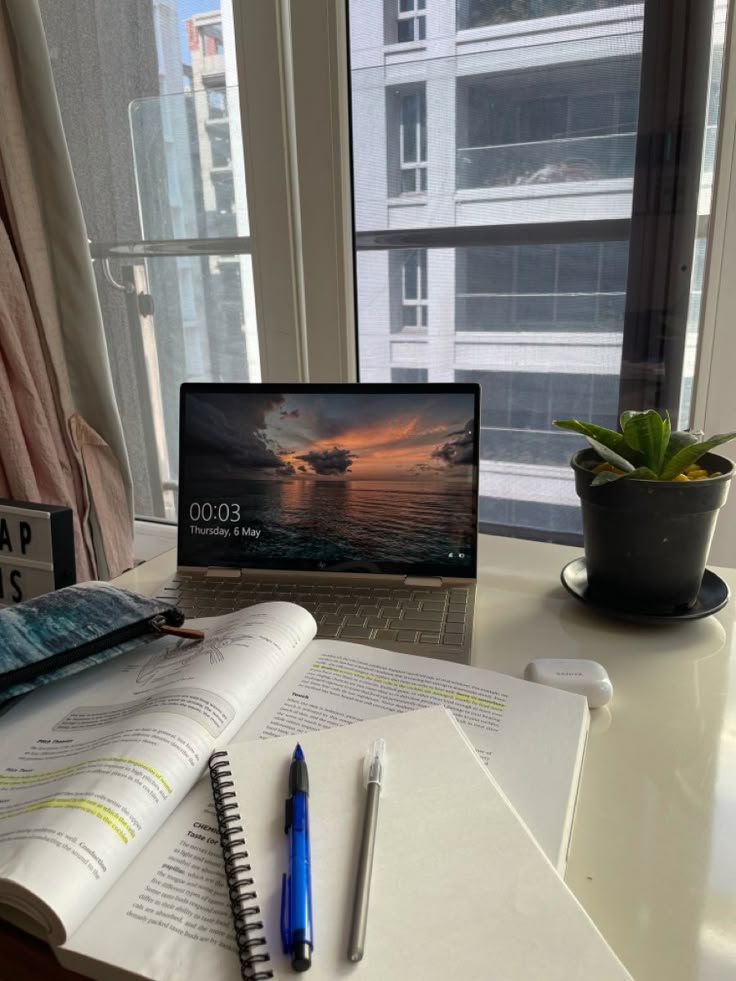 El ranking 2025 de trabajos remotos acaba de salir. 

Pagan hasta 99 $/hora. 

(No te pierdas el número 4!)