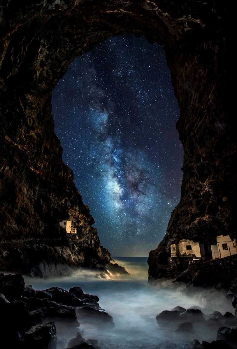 Space 8K tweet media