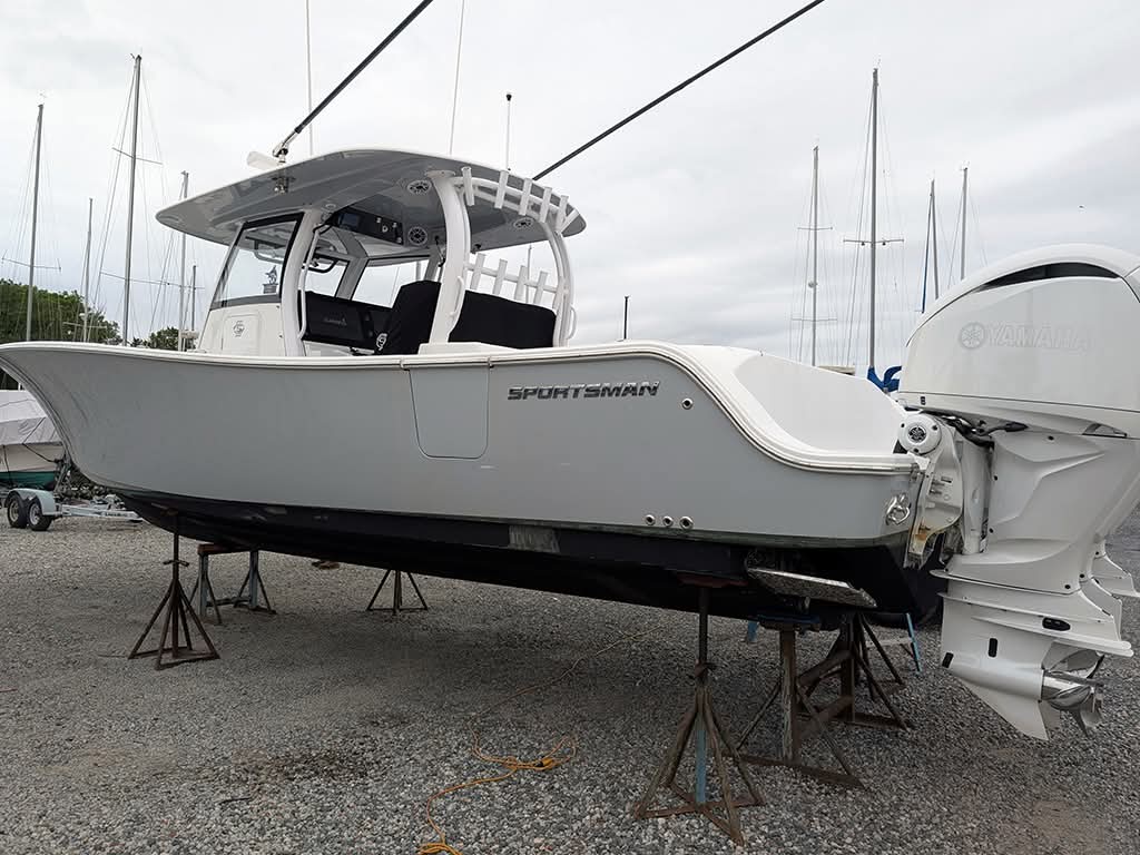 line6svc's tweet photo. We just fitted this gorgeous Sportsman 352 Open with a Max-Power bow thruster. That's another one off my list. https://t.co/Zw8ctpN3aP
