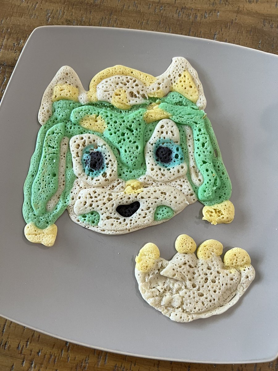 wulfyloo's tweet image. Melon pancake! 🥞😋