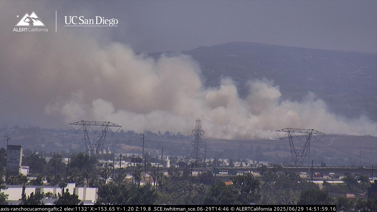 SkyzSmokey's tweet photo. #TylerFire IC requesting evacuations along Gaylord, Eureka and Mandalay. https://t.co/9nuVYWyFol