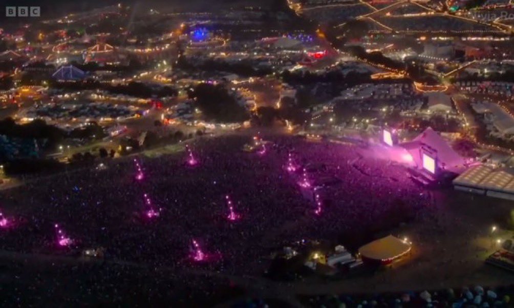 olivia rodrigo glastonbury 2022 vs 2025 😭😭😭 <a href="/LiviesHQ/">olivia’s livies 💋</a> #glastonbury2025