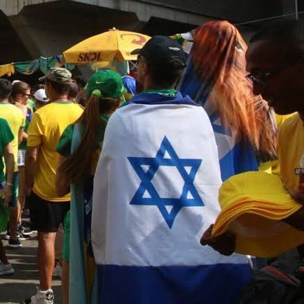 O MAIS BONITO DAS PASSEATAS PRÓ-BOLSONARO É QUE O PESSOAL LÁ É PATRIOTA DE VERDADE!!! TUDO BEM QUE SÃO PATRIOTAS DE OUTROS PAÍSES, MAS ISSO É APENAS UM PEQUENO DETALHE!!! 

BRASIL ACIMA DE TUDO!!! 🇧🇷