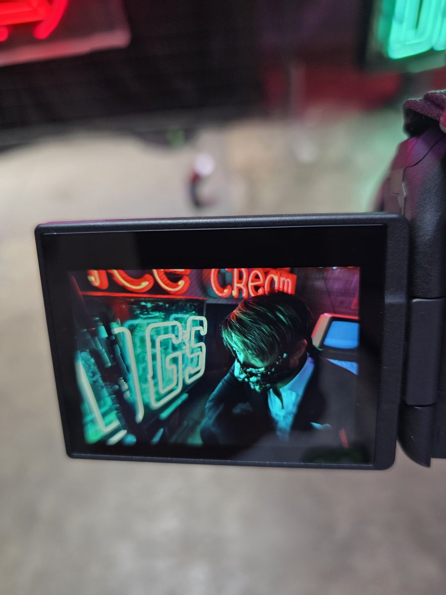 ApplePEnthusia1's tweet photo. Gentlemen I got to expericene a hell of a photoshoot day today! Stay tuned on my instagram @miguel_pazos_photos #JohnWick5 #johnwick #photography #cosplay #fakeguns https://t.co/OSzRULjeyT