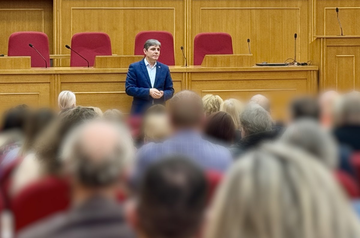 stiripesurse_ro's tweet photo. Scandalul burselor – Rectorul ULBS: E ciudat că cei salvați lovesc în salvatori

https://t.co/BQcX8bsvNg

#Burse #Rector #ULBS https://t.co/k6dvpVWdYL