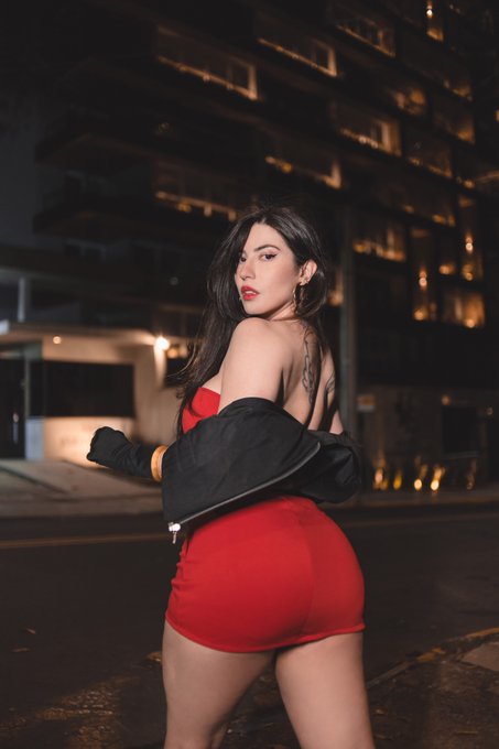 Watch Danielle Vedovelli 🌸's leaked NSFW photo on TwXstars