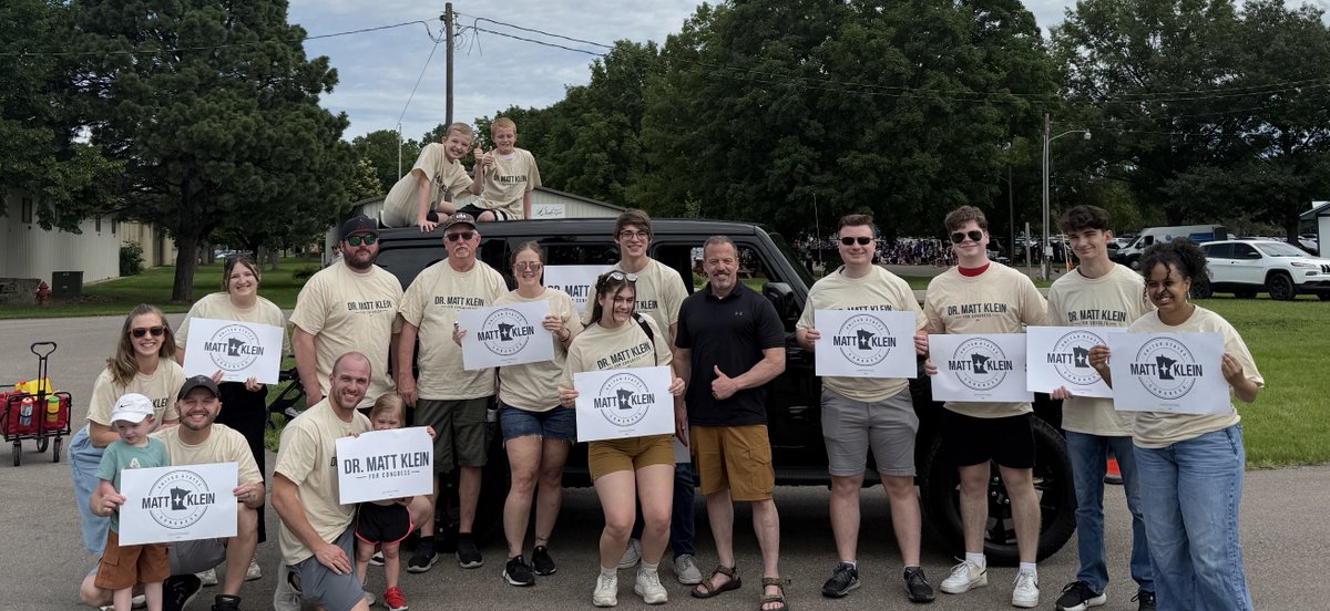 DrMattKleinMN's tweet image. Great summer parades in South St Paul and Farmington! Team Klein is having a blast. #wetakecareofeachother #rebuild