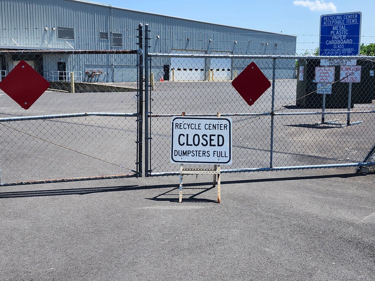 cityofsandusky's tweet image. ♻️ The City Recycling Center is currently closed. Rumpke will empty the dumpsters Monday morning & the center will reopen at that time.
ℹ️ Sometimes the Recycling Center closes on weekends due to the dumpsters getting full. If it closes, we’ll post it at CityofSandusky.com/Recycling