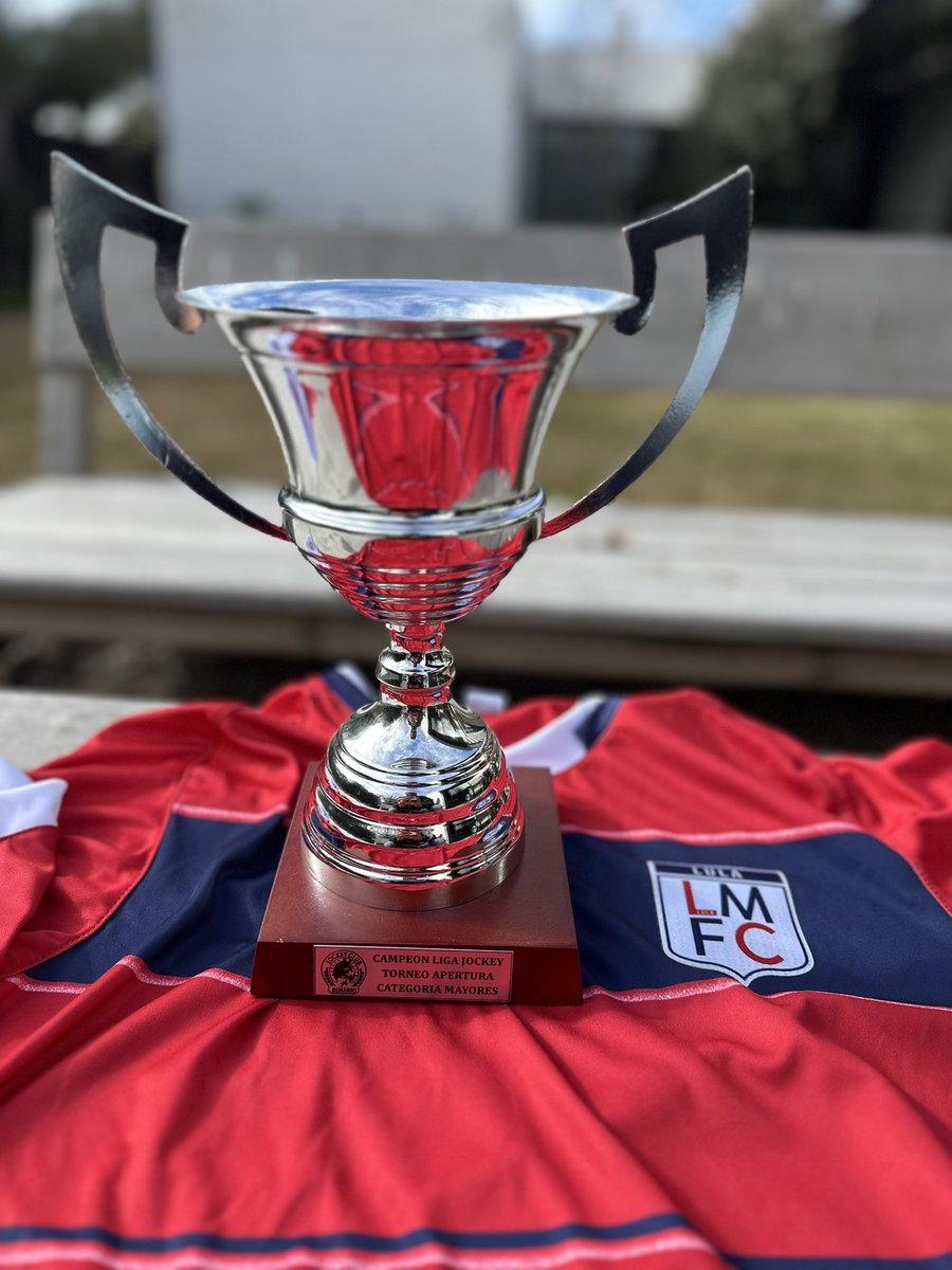 FELICITACIONES CAMPEÓN 
LA MANUELA FÚTBOL CLUB