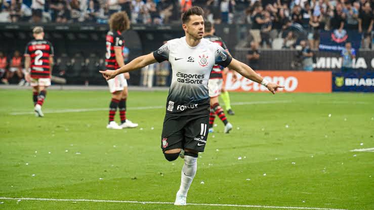 não queria dizer nada, mas o Corinthians ganharia desse Bayern com um gol do Romero. 

#FLAxBAY