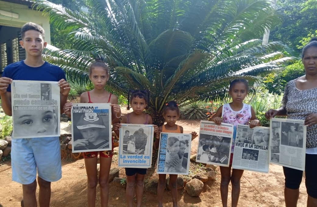 "Fidel me puso en el cariño de Cuba"
A 25 años del regreso del niño #ElianGonzalez a la #Patria,fue revivido por los infantes de la comunidad de Podrio Arriba,por medio de las trabajadoras de la #SalaDeTelevisión con lectura de folletos alegorico a la fecha📖🇨🇺
#FidelPorSiempre