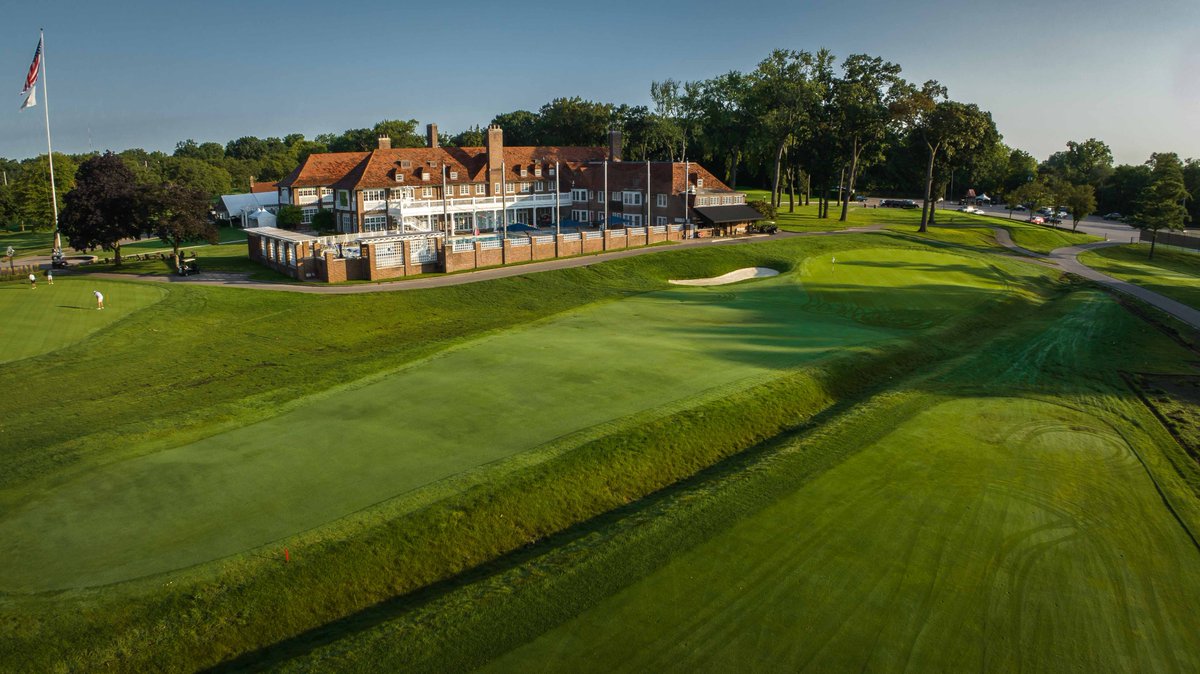 patrickjkoenig's tweet image. Just beautiful stuff from Detroit. 3rd playoff hole right next to the giant fake pond. Fan yells "Do My Wife." excessively loud. Did I hear that right?