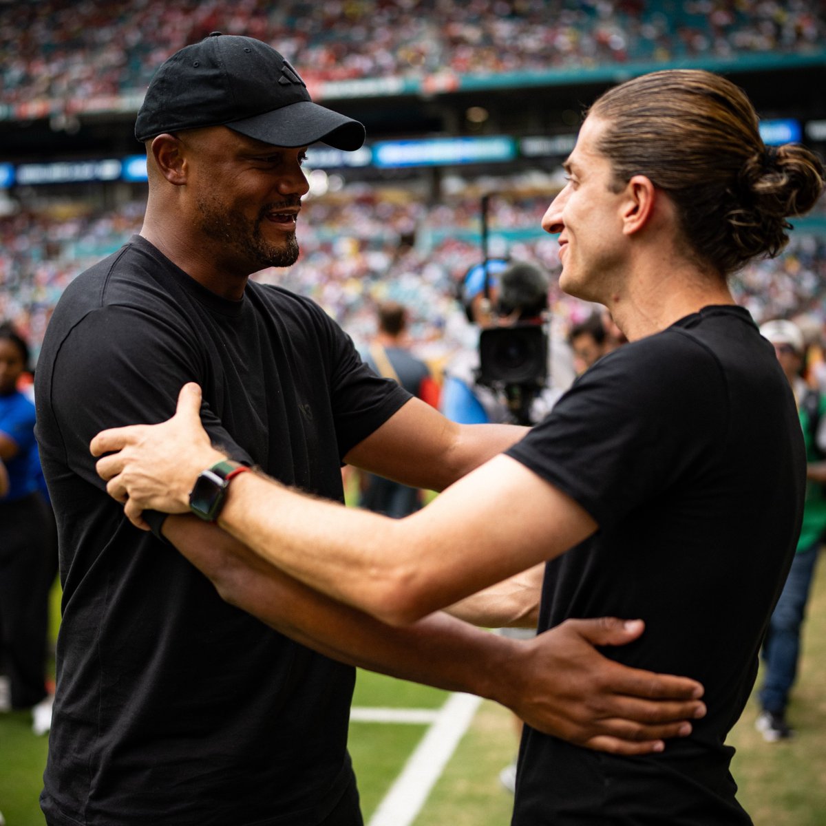 𝐌𝐚́𝐱𝐢𝐦𝐨 𝐫𝐞𝐬𝐩𝐞𝐢𝐭𝐨 pelo <a href="/Flamengo/">Flamengo</a> 🤝

#FCBayern #MiaSanMia