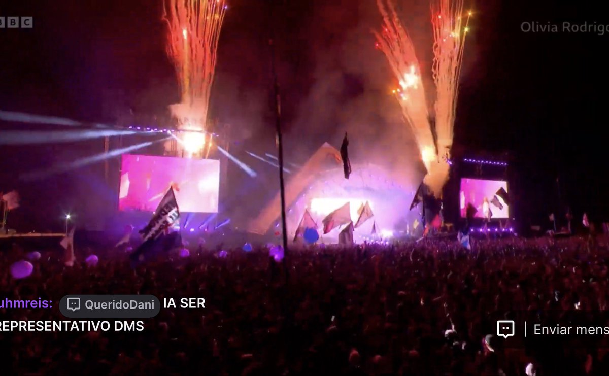 lacyroty's tweet image. imagina acabar de fazer 22 anos e já ter cacife pra ser headliner do maior festival do mundo