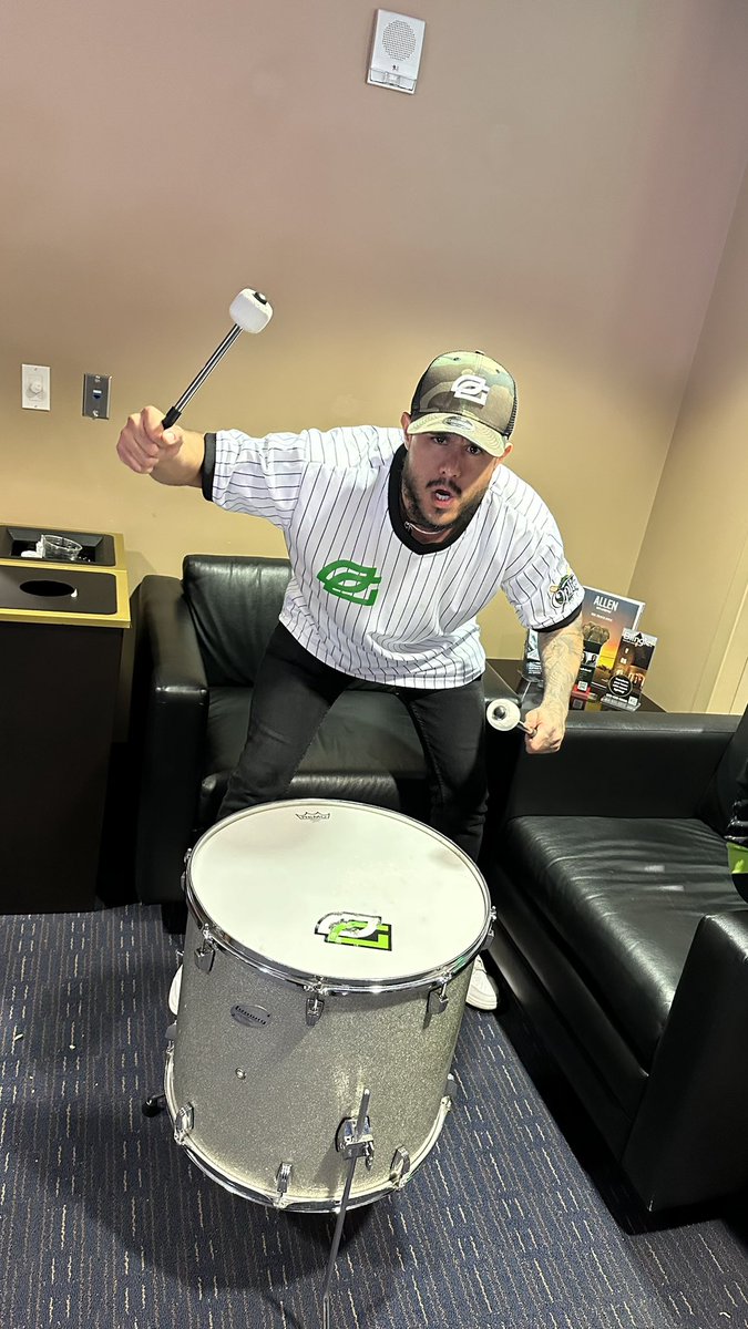BACK 2 BACK!!!!

Congrats boys <a href="/OpTic/">OpTic</a> <a href="/H3CZ/">OpTic HecZ</a>