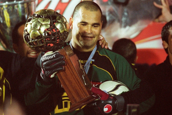 HistoriaCAP's tweet image. 🗓️#UnDíaComoHoy de 1965, nacía José Luis Chilavert
🏆Campeón Uruguayo en 2003
⚽4 goles convertidos (2 de penal y 2 de tiro libre)