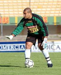HistoriaCAP's tweet image. 🗓️#UnDíaComoHoy de 1965, nacía José Luis Chilavert
🏆Campeón Uruguayo en 2003
⚽4 goles convertidos (2 de penal y 2 de tiro libre)