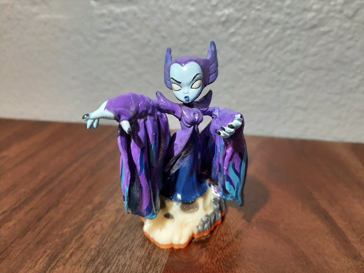 RainStormRiddl1's tweet photo. Alluring Hex!

Had to completely recreate her arm, and now she's ready for a new home! https://t.co/RmbXkF7rNF https://t.co/3joFuN1d3m