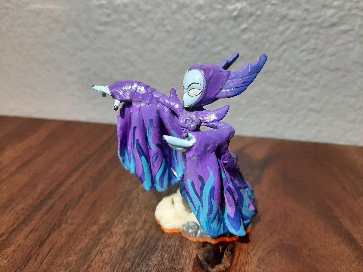 RainStormRiddl1's tweet photo. Alluring Hex!

Had to completely recreate her arm, and now she's ready for a new home! https://t.co/RmbXkF7rNF https://t.co/3joFuN1d3m