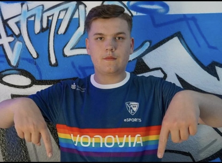 Off season showdown cup 1:

Winner: <a href="/zJxnas27fifa/">Jonas Florin</a> 

We have a new kid on the block and he has booked himself a ticket straight to season 2 and will get the chance to play against the elite! 🎟️

1/4 cups done, tomorrow we go again and find another player to join him! Want it to be