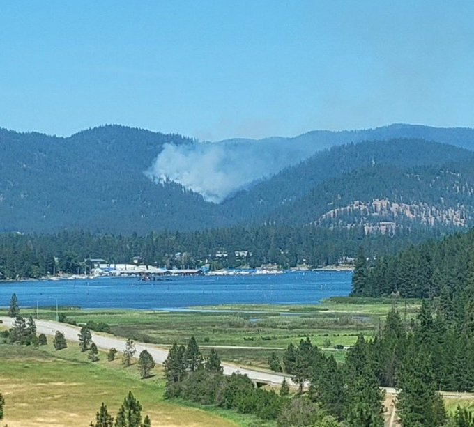 ferozwala's tweet photo. #BREAKING
An active shooter situation is currently underway as Multiple firefighters have been shot while responding to a #wildfire
📌A 'Shelter in Place' order has been issued for the Canfield Mountain area of Coeur d'Alene, Idaho.
A developing situation is unfolding in Coeur d'Alene, Idaho, where a mass shooting has targeted multiple firefighters and police officers.
#Idaho #USA
📌Reports indicate that the suspect intentionally set a fire to lure first responders to the Canfield area, where they were then ambushed with gunfire.
📌Kootenai County Sheriff’s Office describes this as an “active shooter” incident, fire department says multiple firefighters were shot and injured while responding to the incident in the Coeur d'Alene/Canfield Mt. area of Idaho. — KHQ TV.