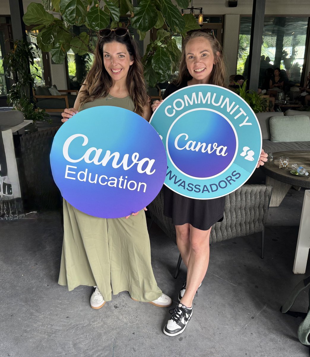 Learn_AndGo's tweet image. Had a blast at the Canva meetup at #ISTE25! Grateful for this creative, inspiring community 💜 #CanvaEducation #canvassador @CanvaEdu @MeganTheBruce