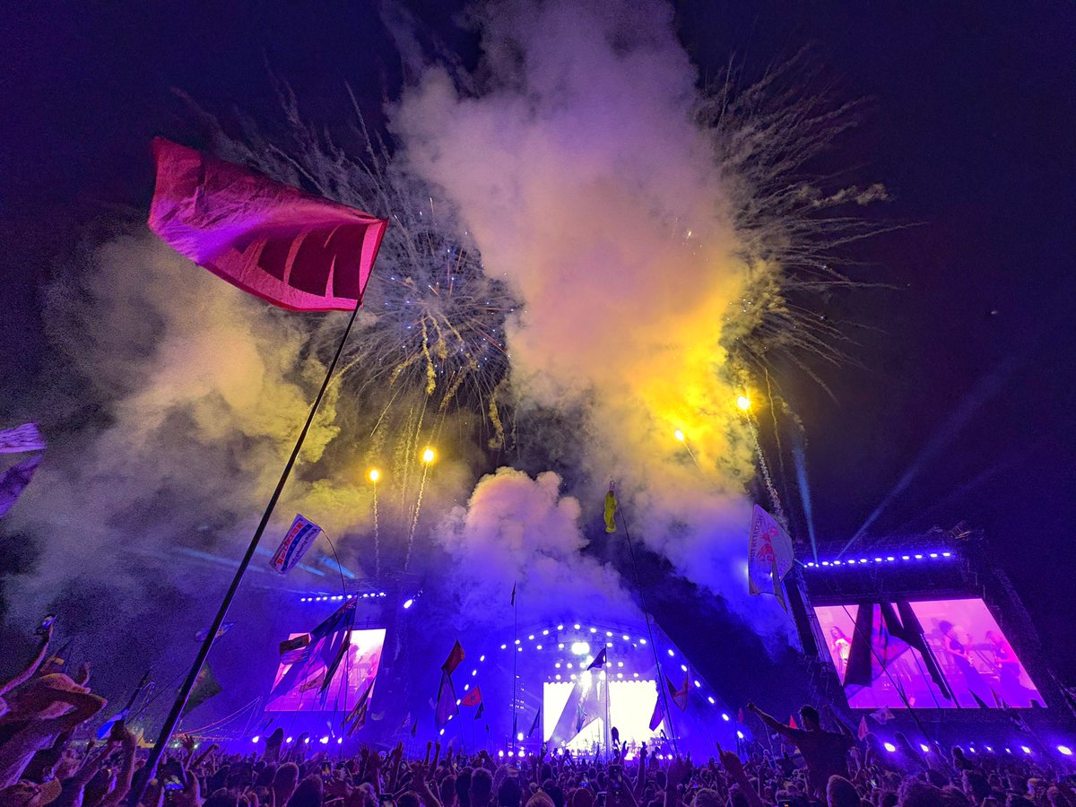 Neil Juggins (@neiljuggins) on Twitter photo A brilliant end to a brilliant festival. Thank you <a href="/glastonbury/">Glastonbury Festival</a> <a href="/oliviarodrigo/">Olivia Rodrigo</a>
#Glastonbury2025 #GlastonburyFestival #OliviaRodrigo A brilliant end to a brilliant festival. Thank you <a href="/glastonbury/">Glastonbury Festival</a> <a href="/oliviarodrigo/">Olivia Rodrigo</a>
#Glastonbury2025 #GlastonburyFestival #OliviaRodrigo