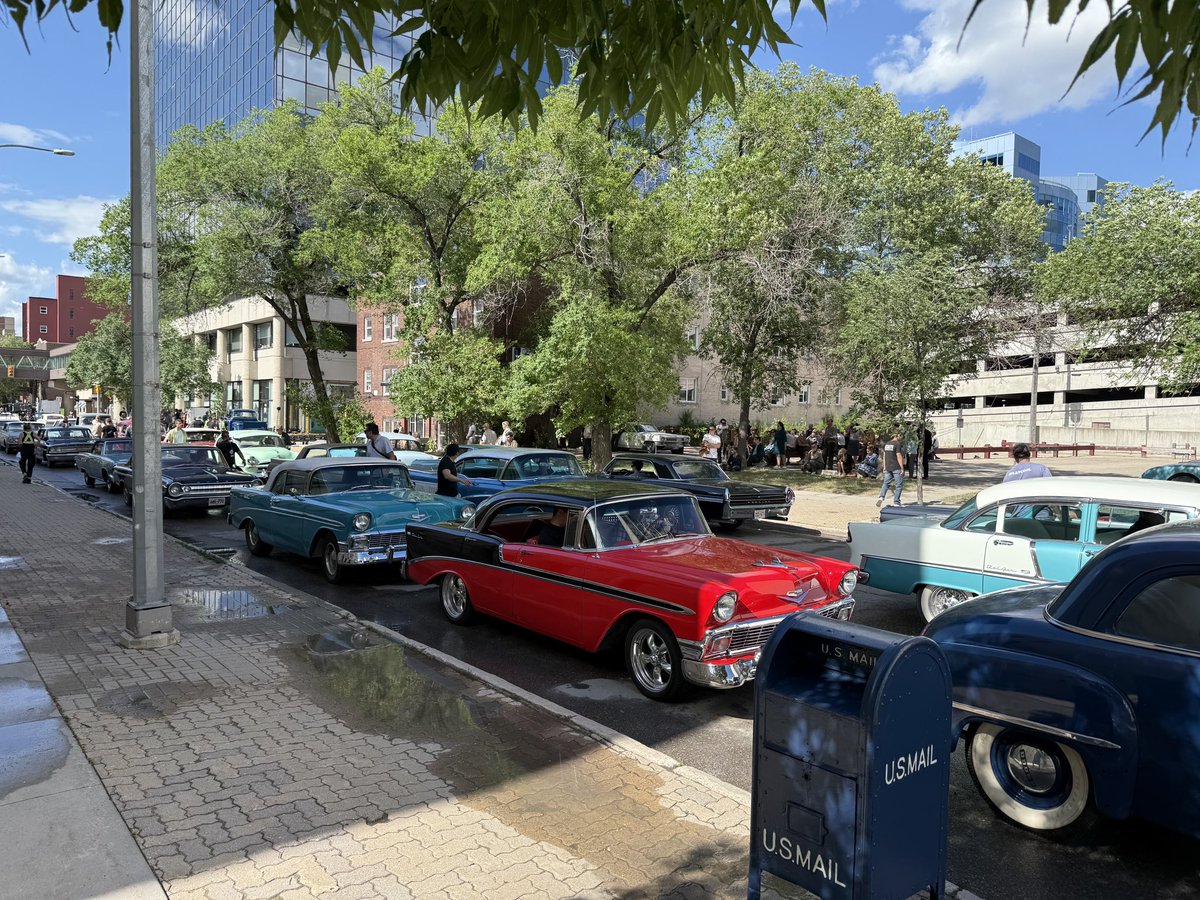 brent_bellamy's tweet image. Winnipeg’s Vaughan Street pretending to be 1960’s Dallas. Filming the John Travolta, Mandy Patinkin, and Dermot Mulroney movie called November 1963, about the 48-hour period surrounding the assassination of President John F. Kennedy. deadline.com/2025/02/john-t…