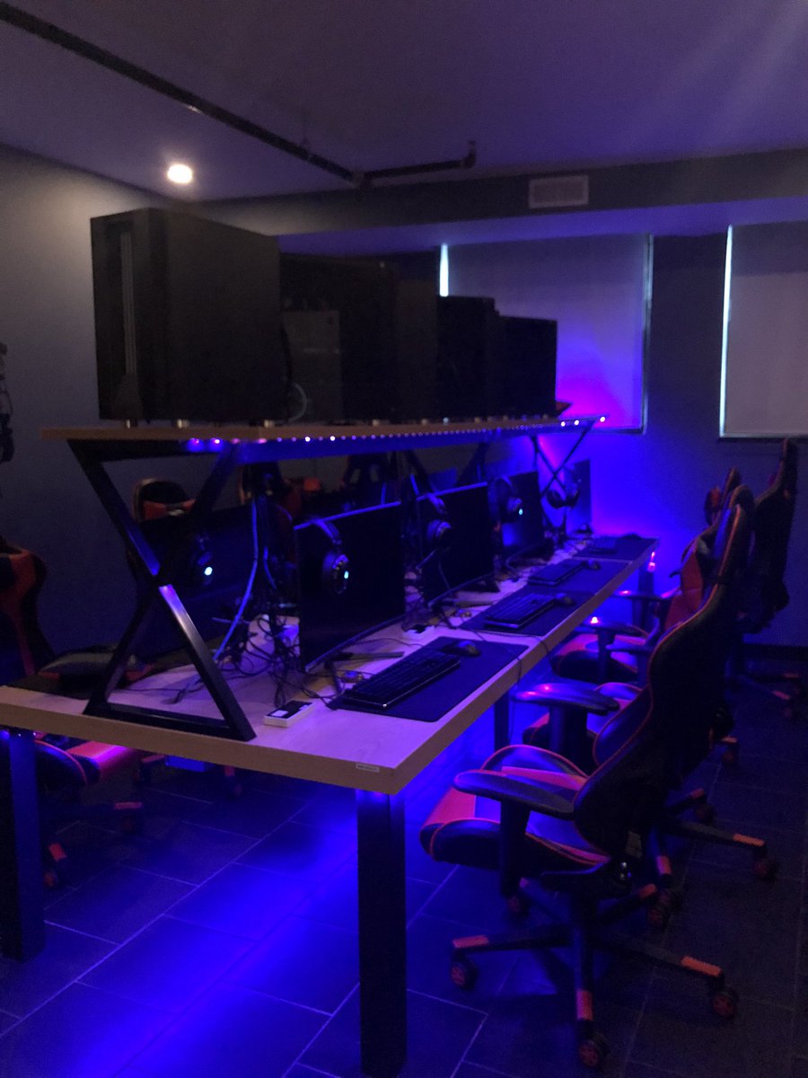 mixer_esports's tweet photo. PCs, private gaming rooms, KTV, mahjong, board games. All in one place. https://t.co/UNYcvGTRXR