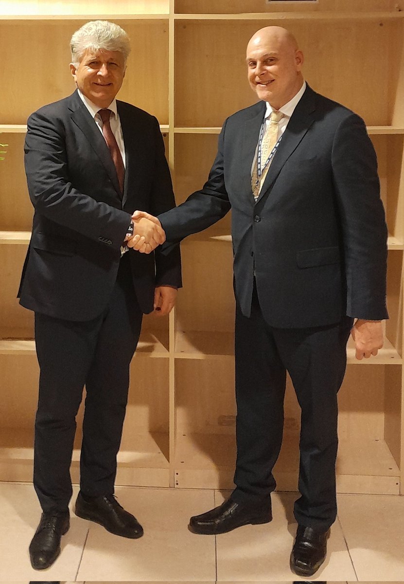 Carlos Guevara Mann (@guevaramann) on Twitter photo Durante la 55a Asamblea General de <a href="/OEA_oficial/">OEA</a> dialogué con <a href="/JencaMiroslav/">Miroslav Jenča</a>, subsecretario general de <a href="/ONU_es/">Naciones Unidas</a> para Europa, Asia Central y las Américas. Conversamos sobre la participación de Panamá en la ONU y nuestros proyectos con <a href="/ONUPanama/">ONU Panamá</a>.
<a href="/CancilleriaPma/">Cancillería de Panamá</a>
<a href="/radioanconpa/">Radio Ancón</a> Durante la 55a Asamblea General de <a href="/OEA_oficial/">OEA</a> dialogué con <a href="/JencaMiroslav/">Miroslav Jenča</a>, subsecretario general de <a href="/ONU_es/">Naciones Unidas</a> para Europa, Asia Central y las Américas. Conversamos sobre la participación de Panamá en la ONU y nuestros proyectos con <a href="/ONUPanama/">ONU Panamá</a>.
<a href="/CancilleriaPma/">Cancillería de Panamá</a>
<a href="/radioanconpa/">Radio Ancón</a>