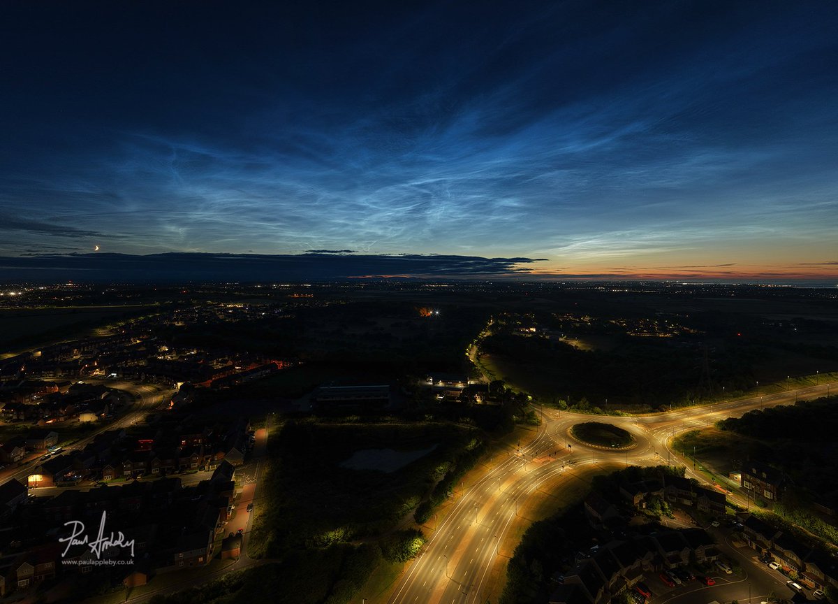 PaulAppleby_01's tweet image. Tonight's noctilucent clouds over North Tyneside.